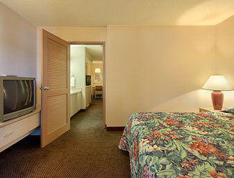 Super 8 By Wyndham 2* Metropolis